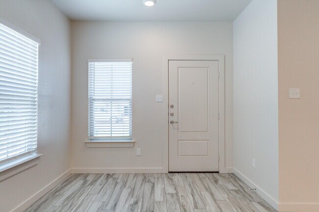 Foto del edificio - 7032 41st St