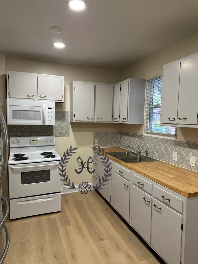 Building Photo - 119 Brunson Ave