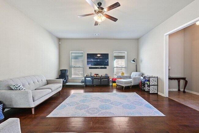 Foto del edificio - 4949 Sweet Birch Dr