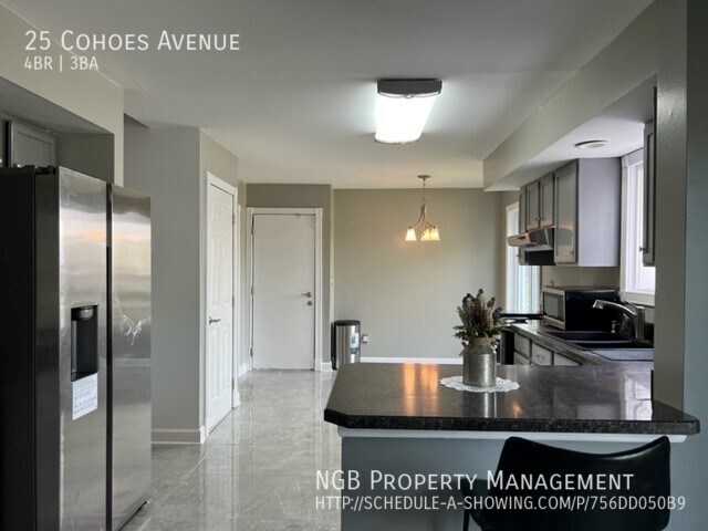 Primary Photo - 25 Cohoes Ave