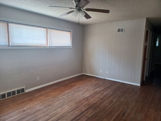 Foto del edificio - Lovely 3 bedroom / 1 bath home on Northwest side