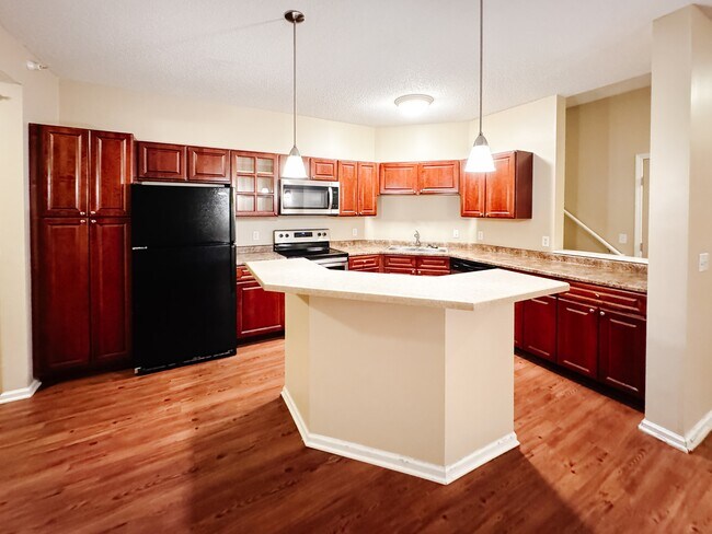 Building Photo - 649 Old Hwy 8