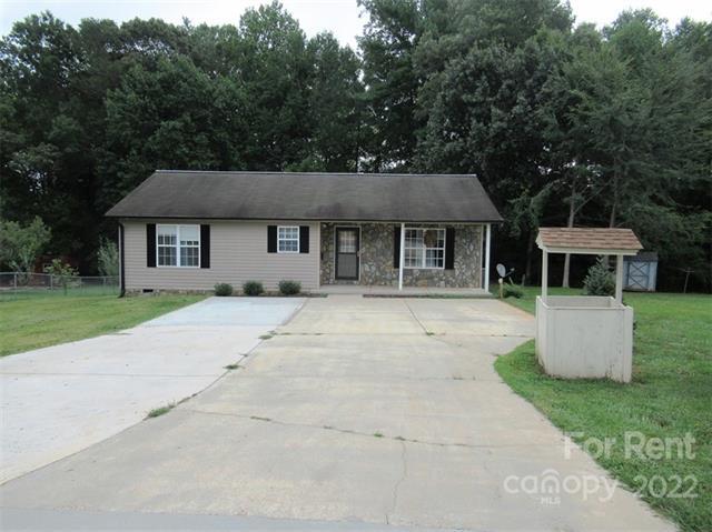 Building Photo - 411 Forest Dr