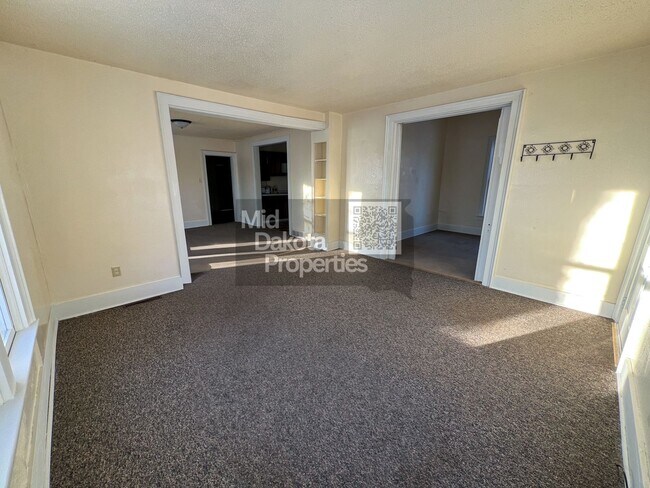 Foto del edificio - 515 E Hanson Ave