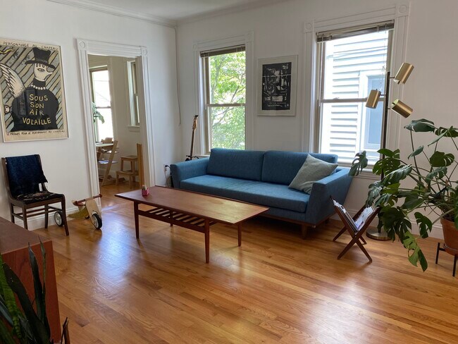 Living room - 1431 Cambridge Street