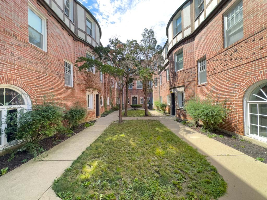 918918 Green Bay Unit C4, Northfield, IL 60093 Condo for Rent in