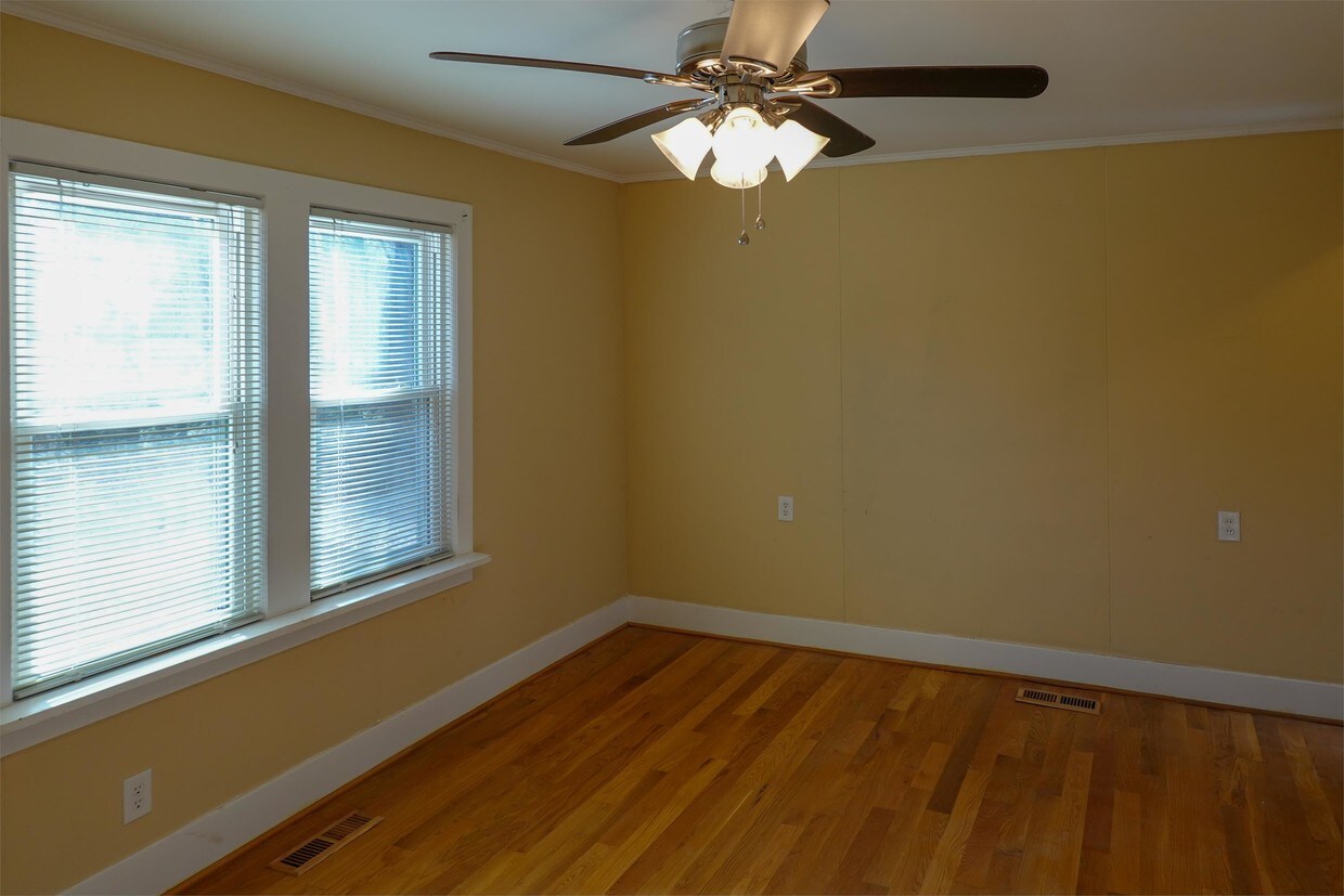 Foto del edificio - 318 Ransom Rd