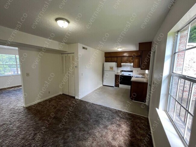 Building Photo - 7611 Holiday Hills Dr