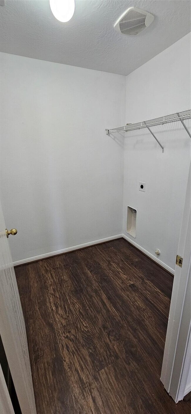 Foto del edificio - 919 Yorkshire Hollow Ln