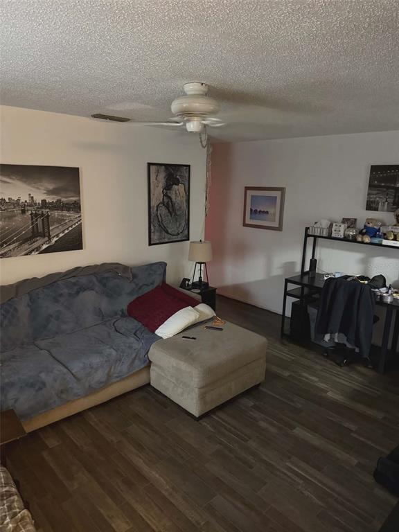 Foto del edificio - 3947 Liberty Ave