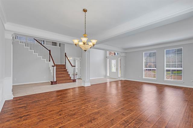 Building Photo - 4001 Mayflower Ln