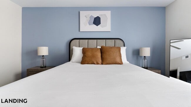 Building Photo - 2220 W First St