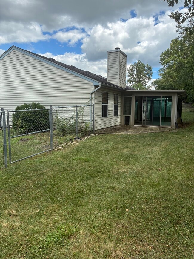Building Photo - 995 Wren Ct
