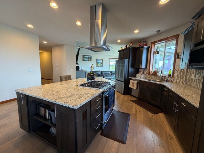 Building Photo - Whiskey Ridge View Home | 5 Bed + Bonus Living Space with Olympic Mountain Views
