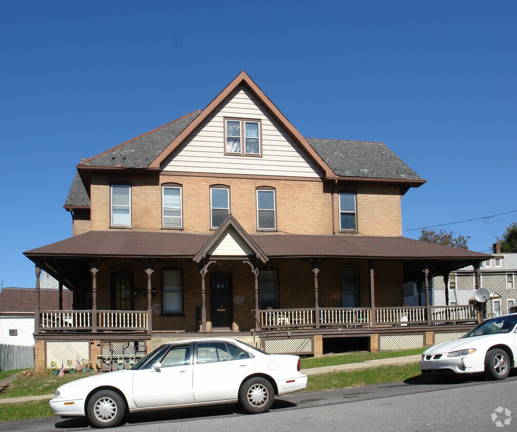 Foto del edificio - 318-320 Brandon Ave