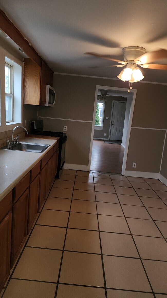 Foto del edificio - 23156 Bolam Ave