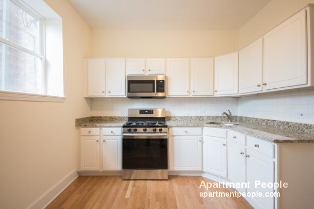 Foto del edificio - 1322 N Hoyne Ave