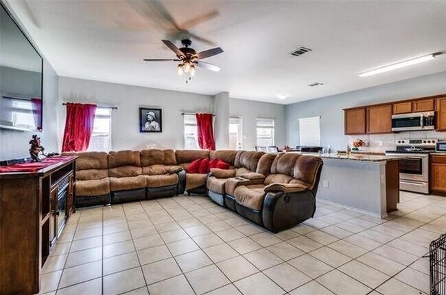 Foto del edificio - 3330 Emerson Rd