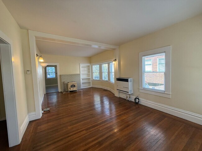 Foto del edificio - 5BR Berkeley Home | W/D, Dishwasher, Backyard + Storage Near Shattuck & Berkeley Bowl