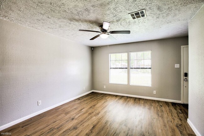 Foto del edificio - 3 br, 2 bath House - 5405 Southlea St
