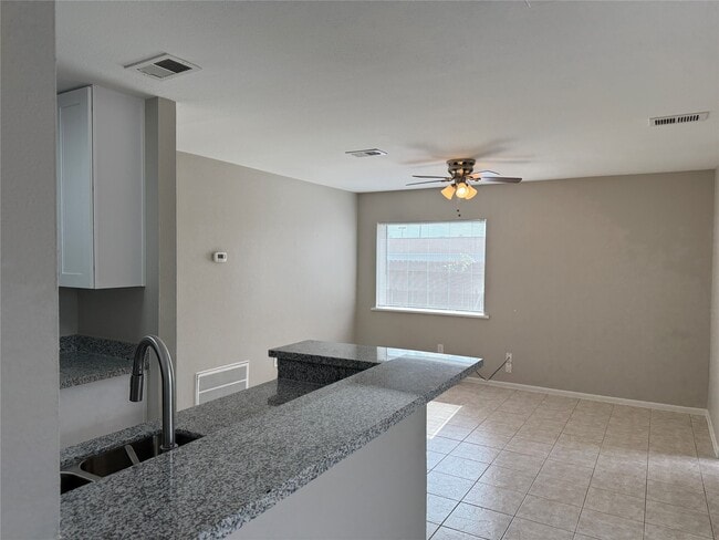 Foto del edificio - 13902 Buckingham Dr