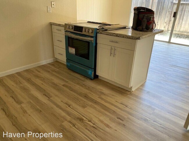 Building Photo - 6608-6610 Summer Rain Way