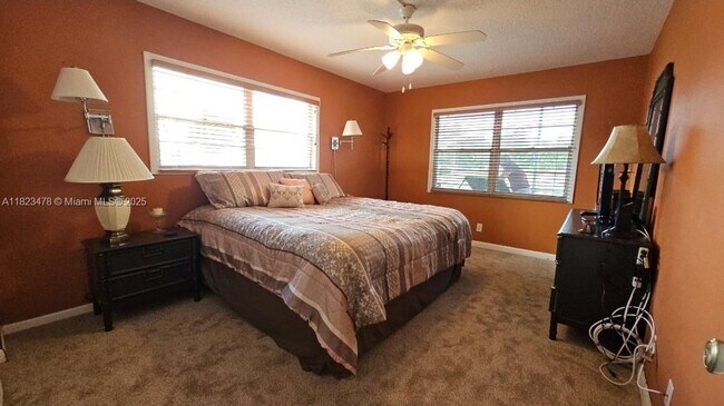 Foto del edificio - 1044 Harwood D