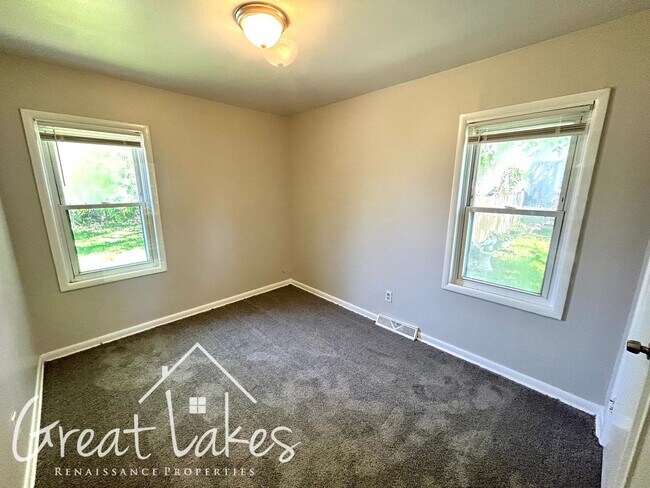Foto del edificio - Charming 2 bedroom / 1 bathroom house now ...
