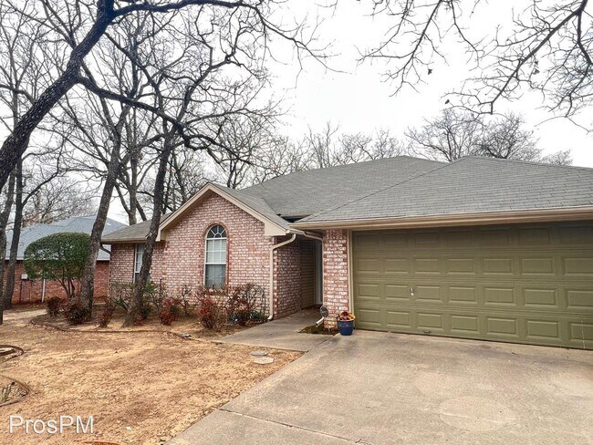 Building Photo - 3 br, 2 bath House - 2508 Oak Park Dr.