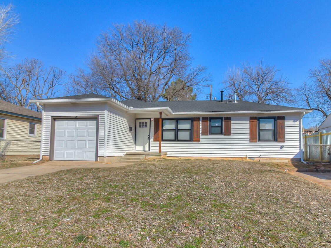 Primary Photo - Newly Remodeled 3 Bedroom Home