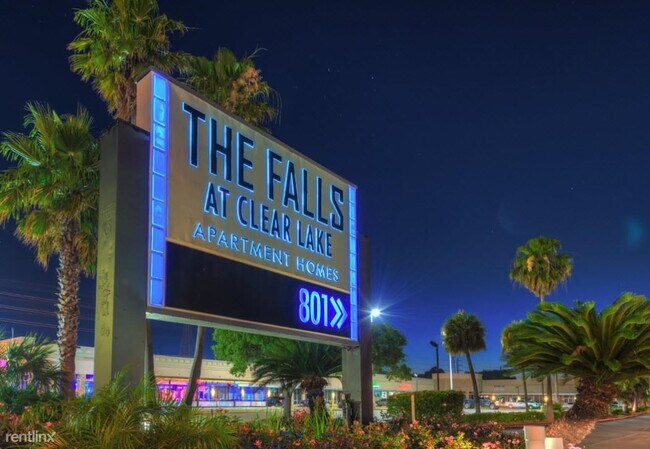 Foto del edificio - 2 br, 2.5 bath Condo - 801 E Nasa Parkway ...