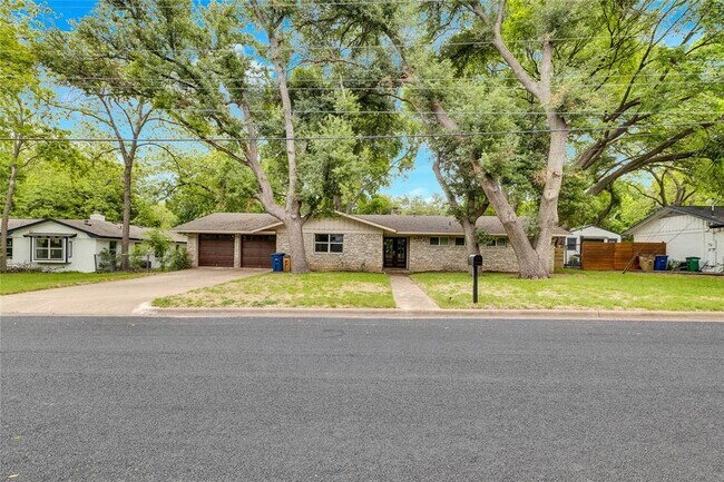 Foto del edificio - 11405 Oakwood Dr
