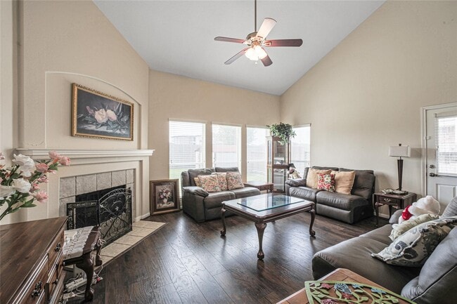Building Photo - 25215 Spring Iris Lane
