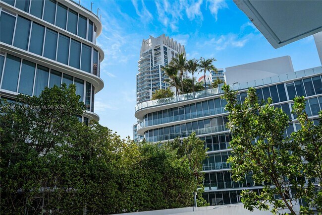 Foto del edificio - 61 Collins Ave