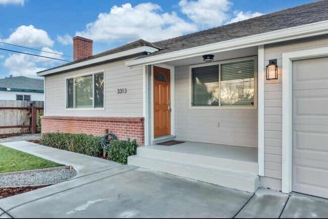 Building Photo - 3313 Del Paso Blvd