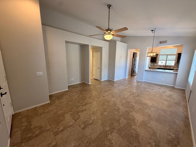 Building Photo - Charming 3 Bed / 2 Bath Home in Stetson Hills with All appliances
