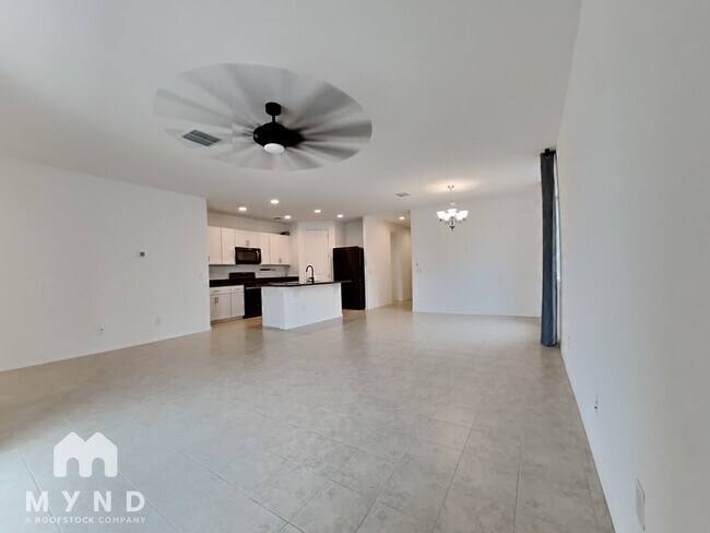 Building Photo - 40029 W Crane Dr