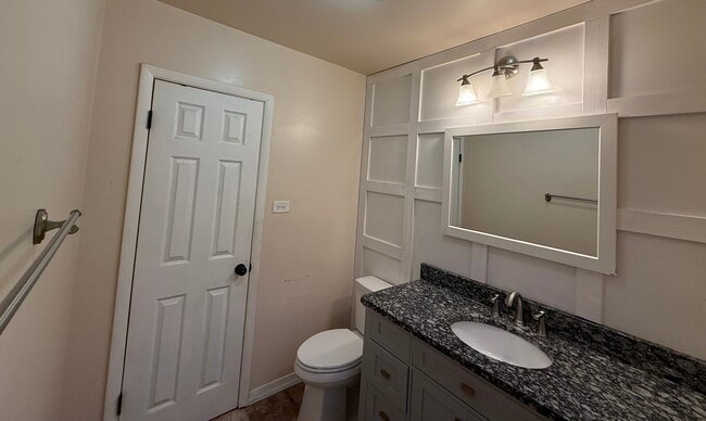 Building Photo - 5235 Long Ave