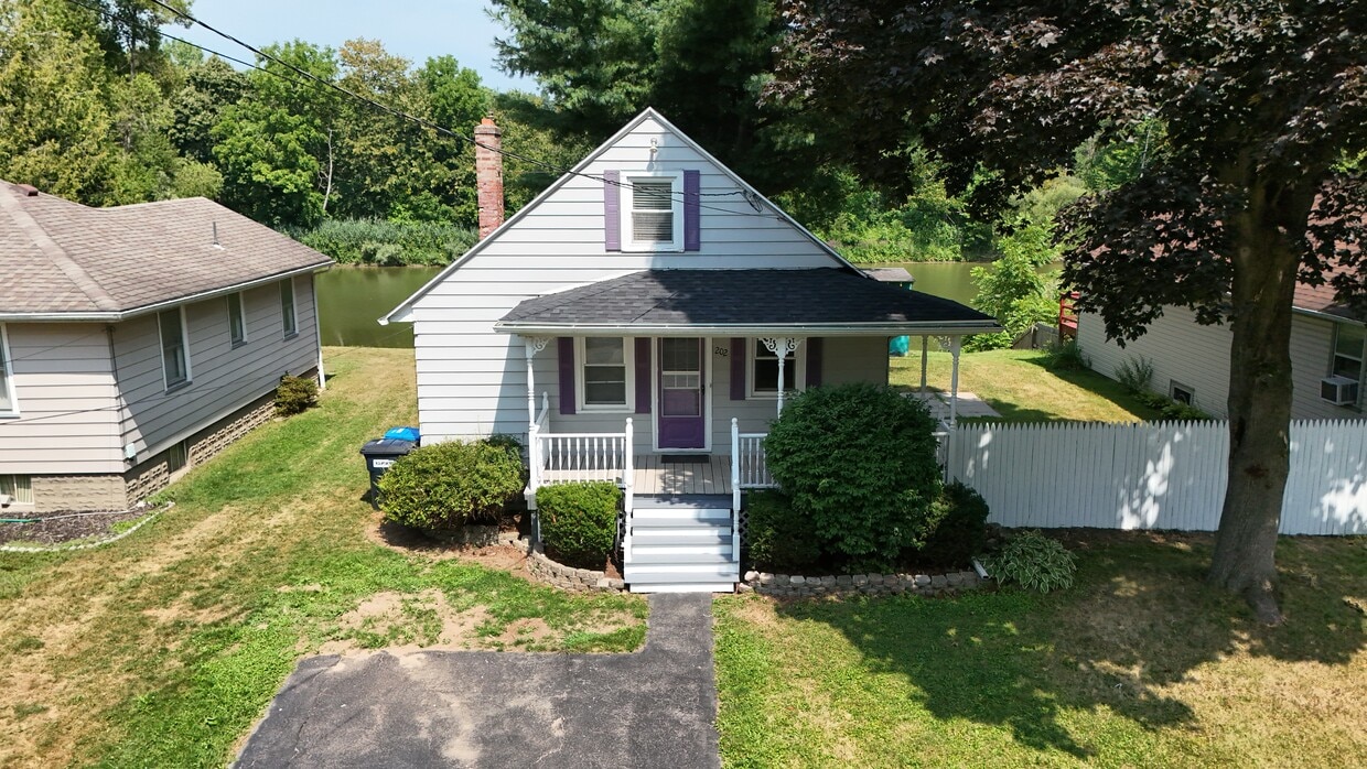 Primary Photo - 202 River Meadow Dr
