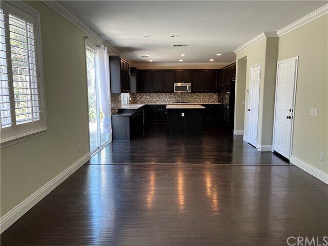 Building Photo - 809 Sawtooth Dr
