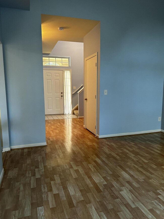 Building Photo - 38461 Saratoga Cir