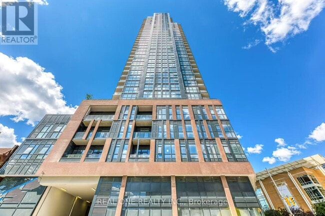 Building Photo - 159 Wellesley St E