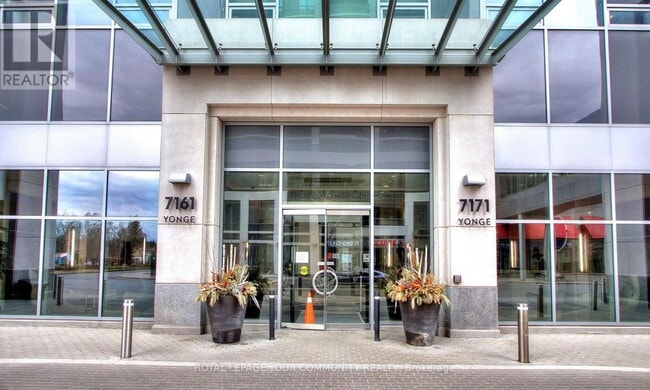 Building Photo - 7161-7161 Yonge St