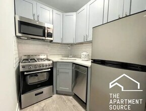 Building Photo - 505 W Belmont Ave