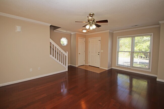 Foto del edificio - 760 Camelot Ln
