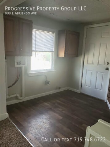 Building Photo - 800 E Abriendo Ave