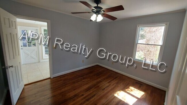 Foto del edificio - Charming three bedroom home in Earlewood