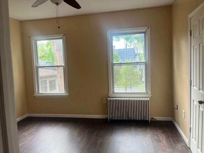 Building Photo - 497-499-499 Edgewood St