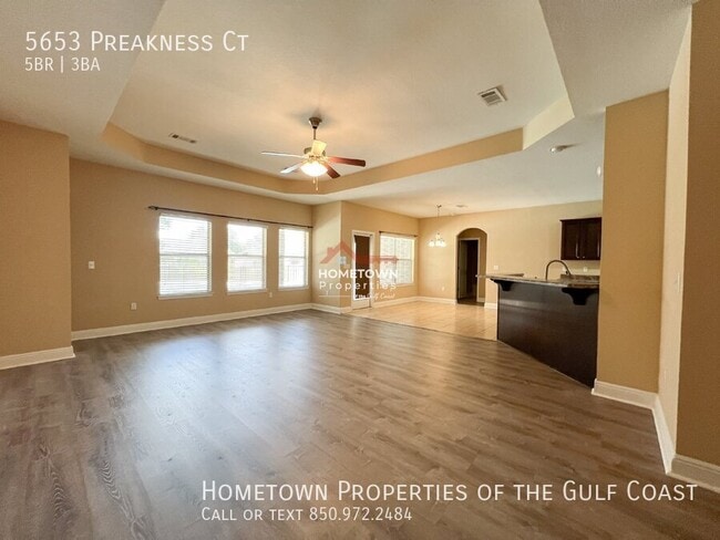 Building Photo - 5-Bedroom Dream Home with Swimming Pool