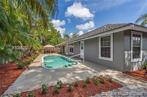 Foto principal - 1084 Raintree Ln